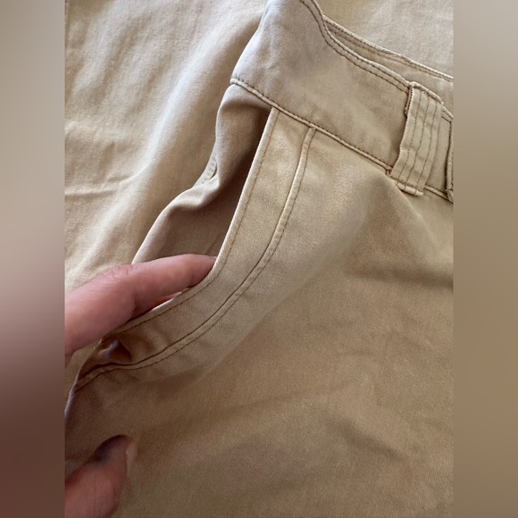 Urban Outfitters BDG Khaki Pants - Picture 7 of 9